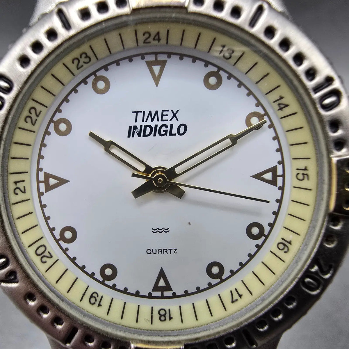 Timex Indiglo Dive Watch Unisex 34mm White Dial Silver Round New Battery VTG1