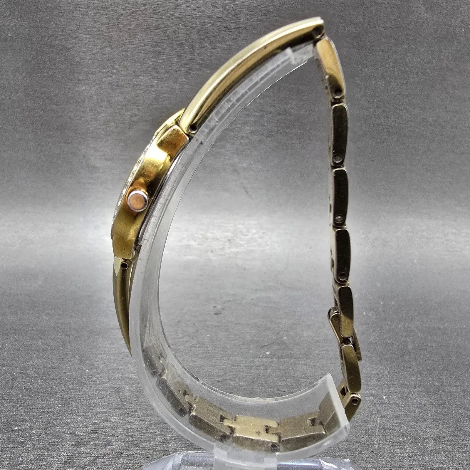 Seiko Solar Watch Women 22mm MOP Dial Gold Tone Round V115-0AW0 Runs Crystals JH5
