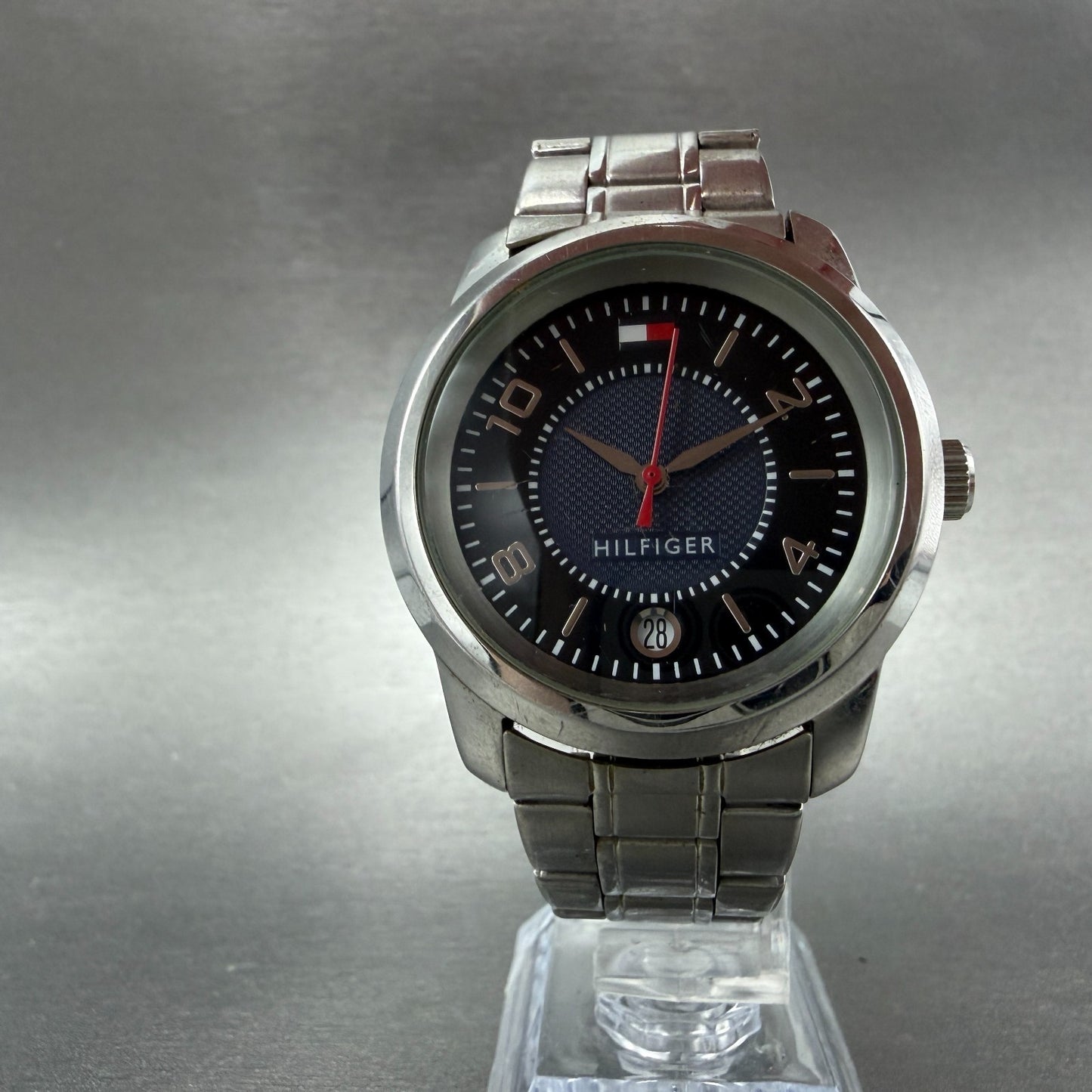 Tommoy Hilfiger Watch Women 38mm Blue Dial Silver Tone Round F90219 New Battery5