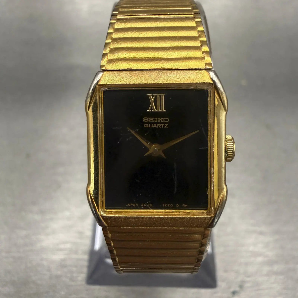 Seiko Tank Watch Women 17mm Black Dial Gold Tone Rectangle 2C20-5570 New Battery0