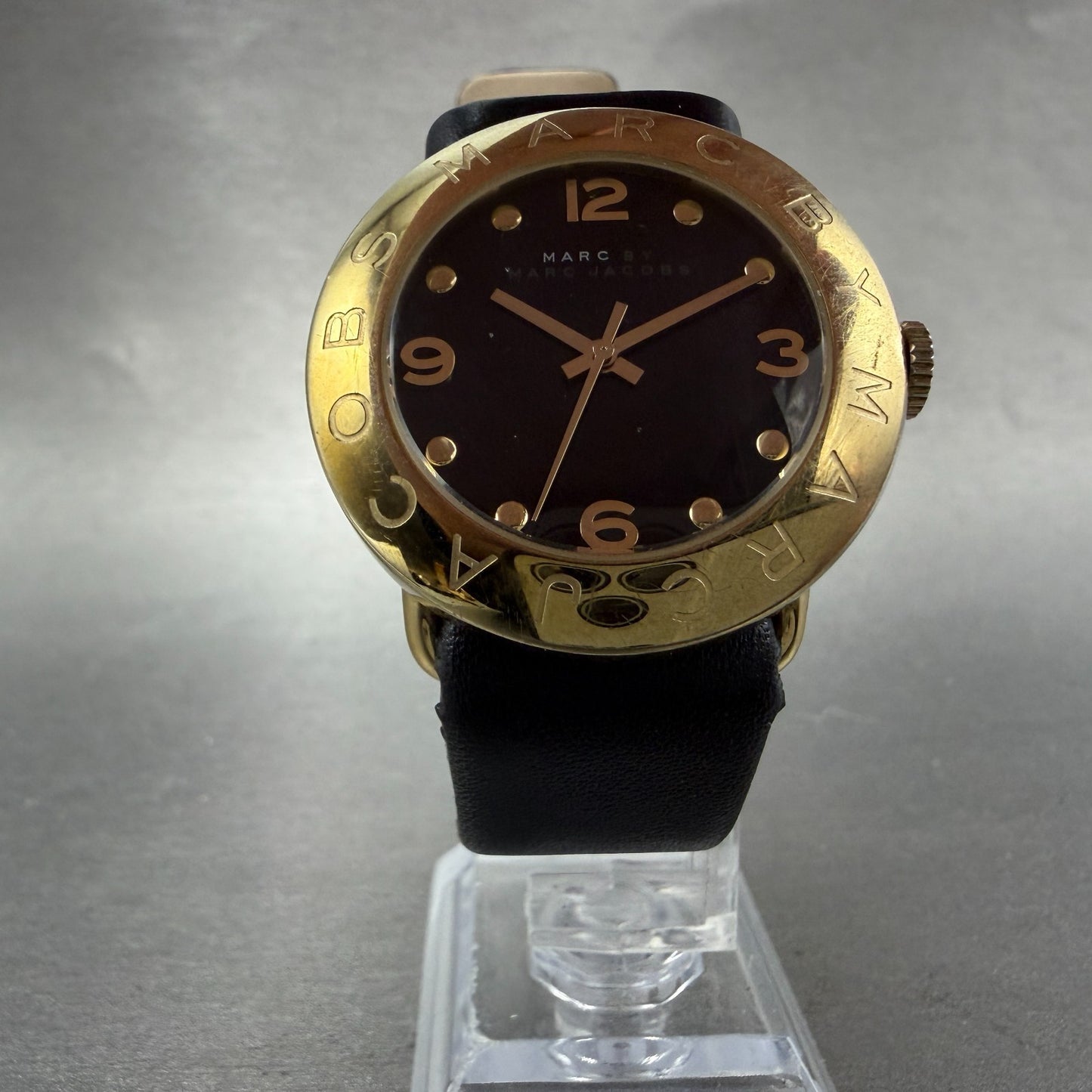 Marc Jacobs Amy Watch Women 36mm Black Dial Gold Tone Round MBM1154 New battery5