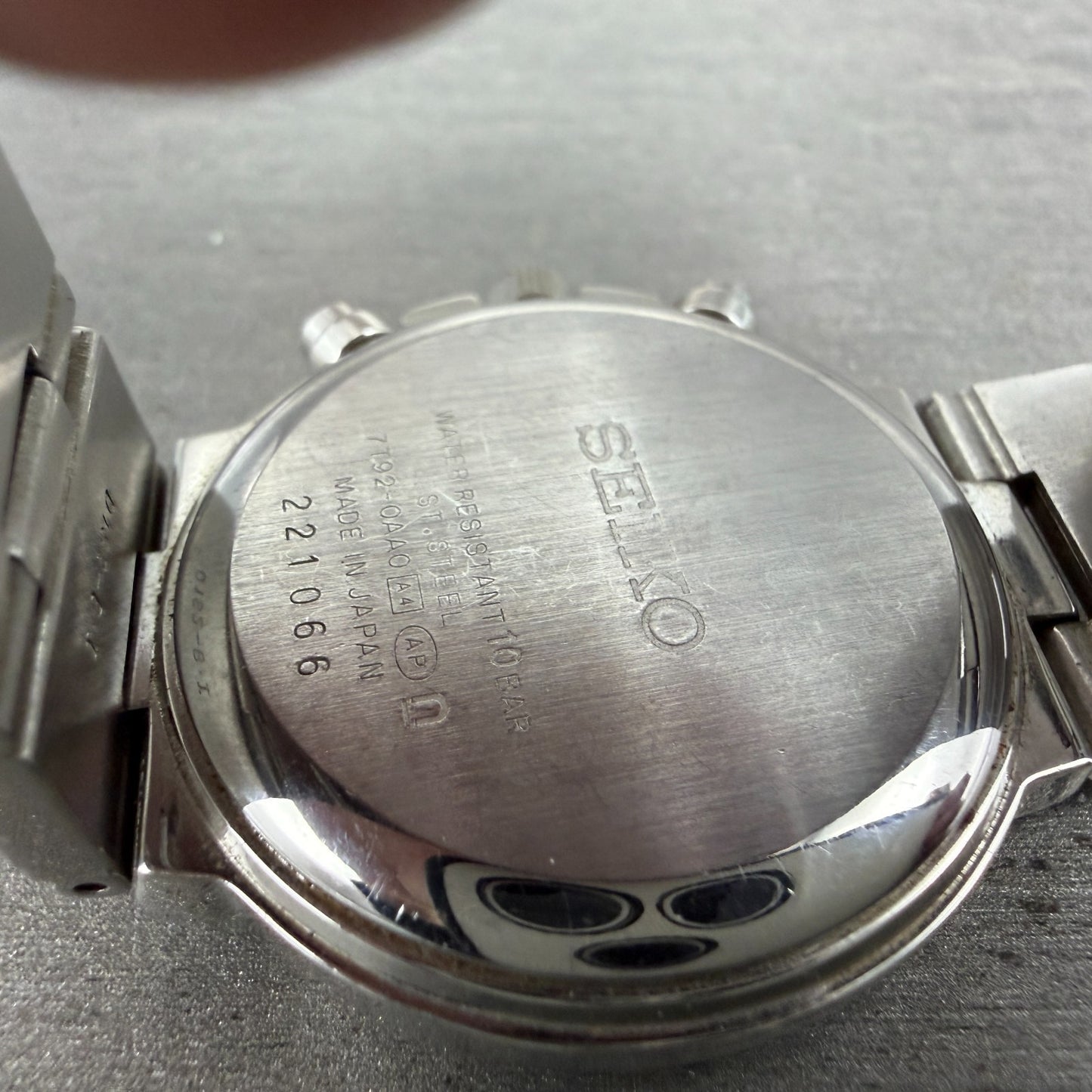 Seiko Lukia Chronograph Watch Women 35mm Red Dial Silver Dial Date New Battery9