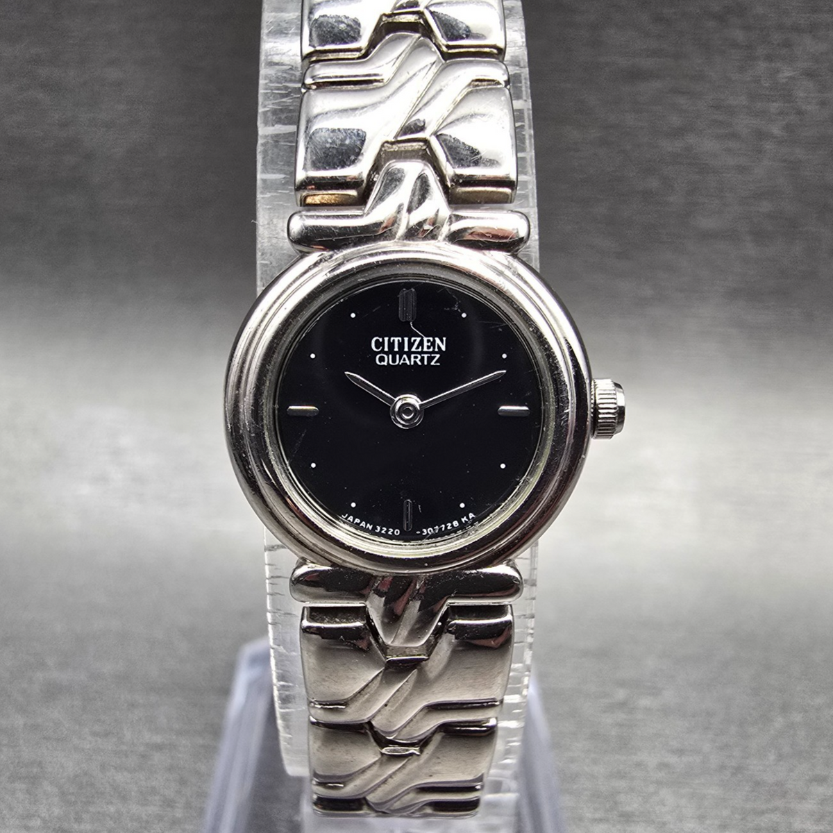 Citizen Watch Women 18mm Black Dial Silver Tone Round 3220 New Battery VTG0