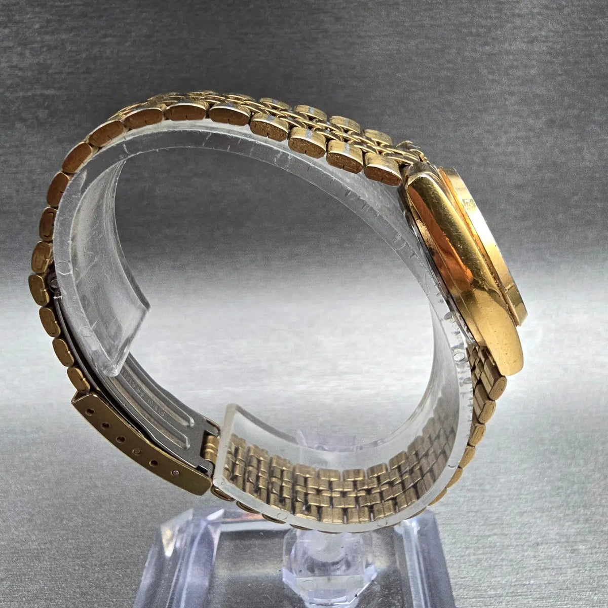 Seiko Watch Women 23mm Gold Dial Gold Tone Daydate Round 7N83-0011 New Battery8