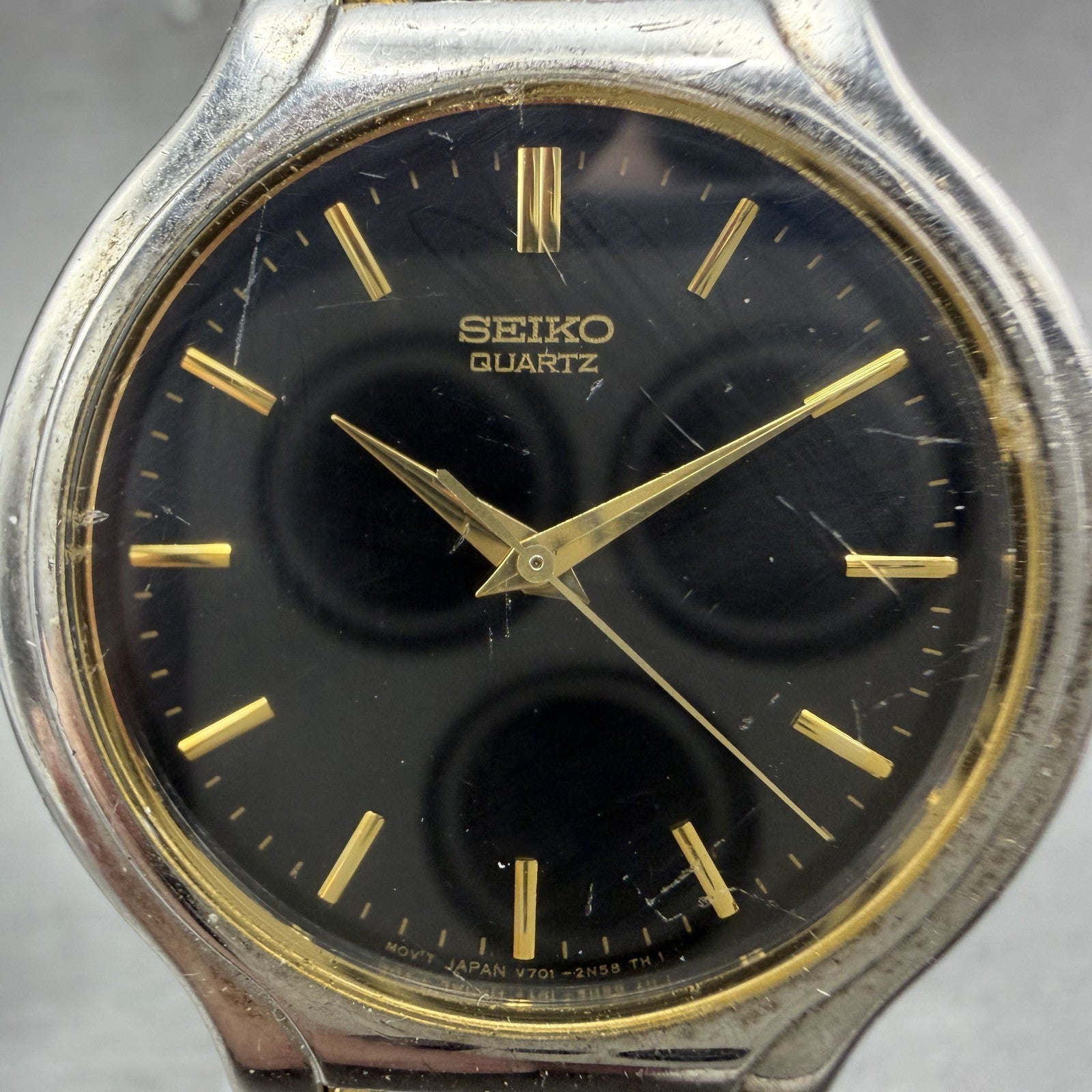 Seiko Watch Men 34mm Black Dial Two Tone Round  Vintage V701-1K20 New Battery1