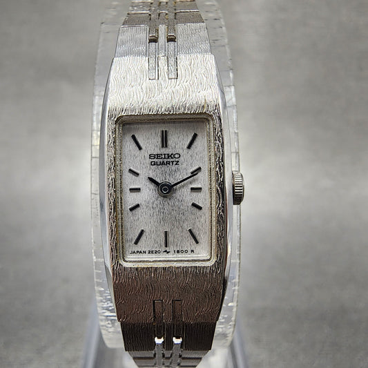 Seiko Tank Watch Women 12mm Silver Dial Silver Tone 2e206419 New Battery0