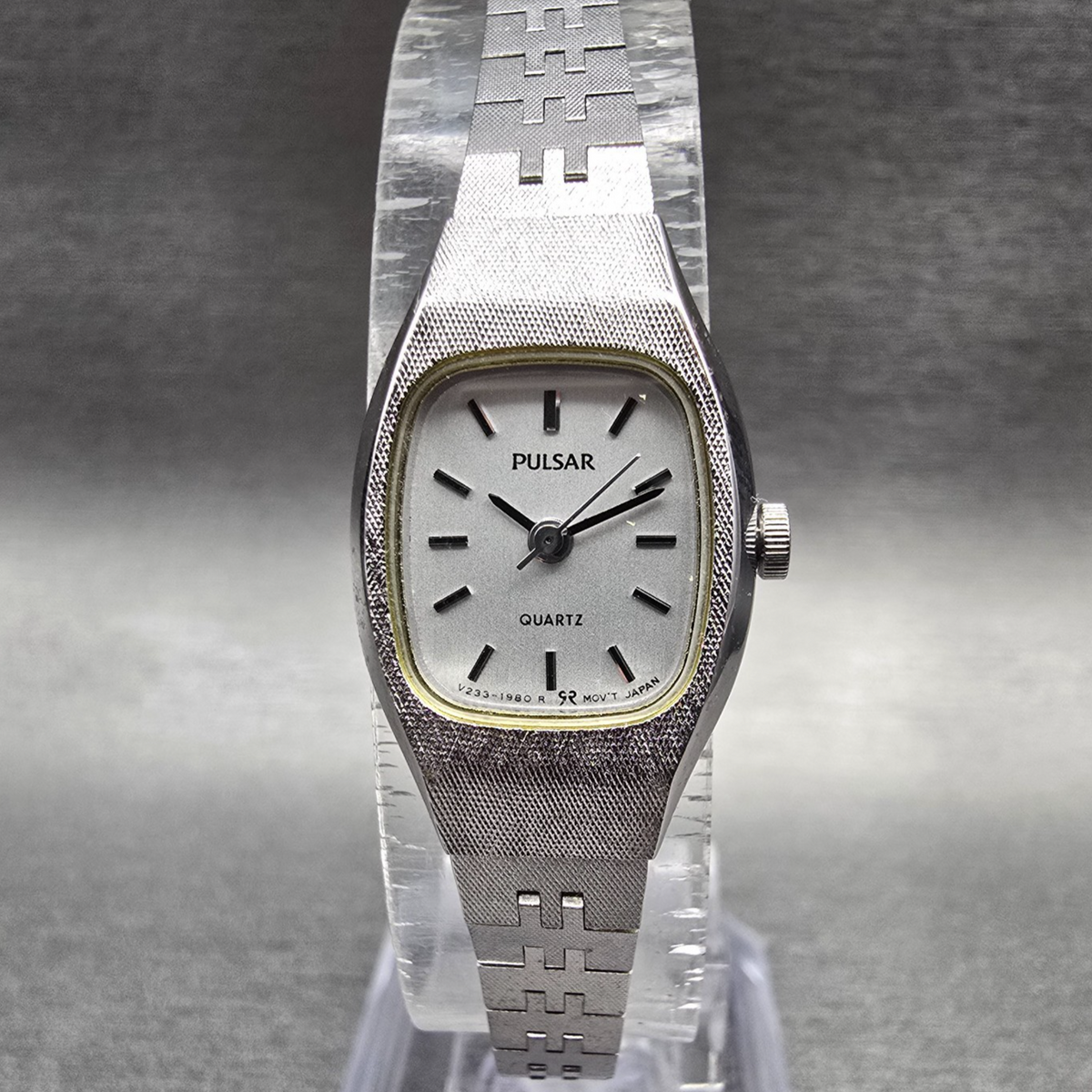 Seiko Pulsar Watch Women 16mm Silver Dial Silver Tone Oval V233-5810 New Battery2