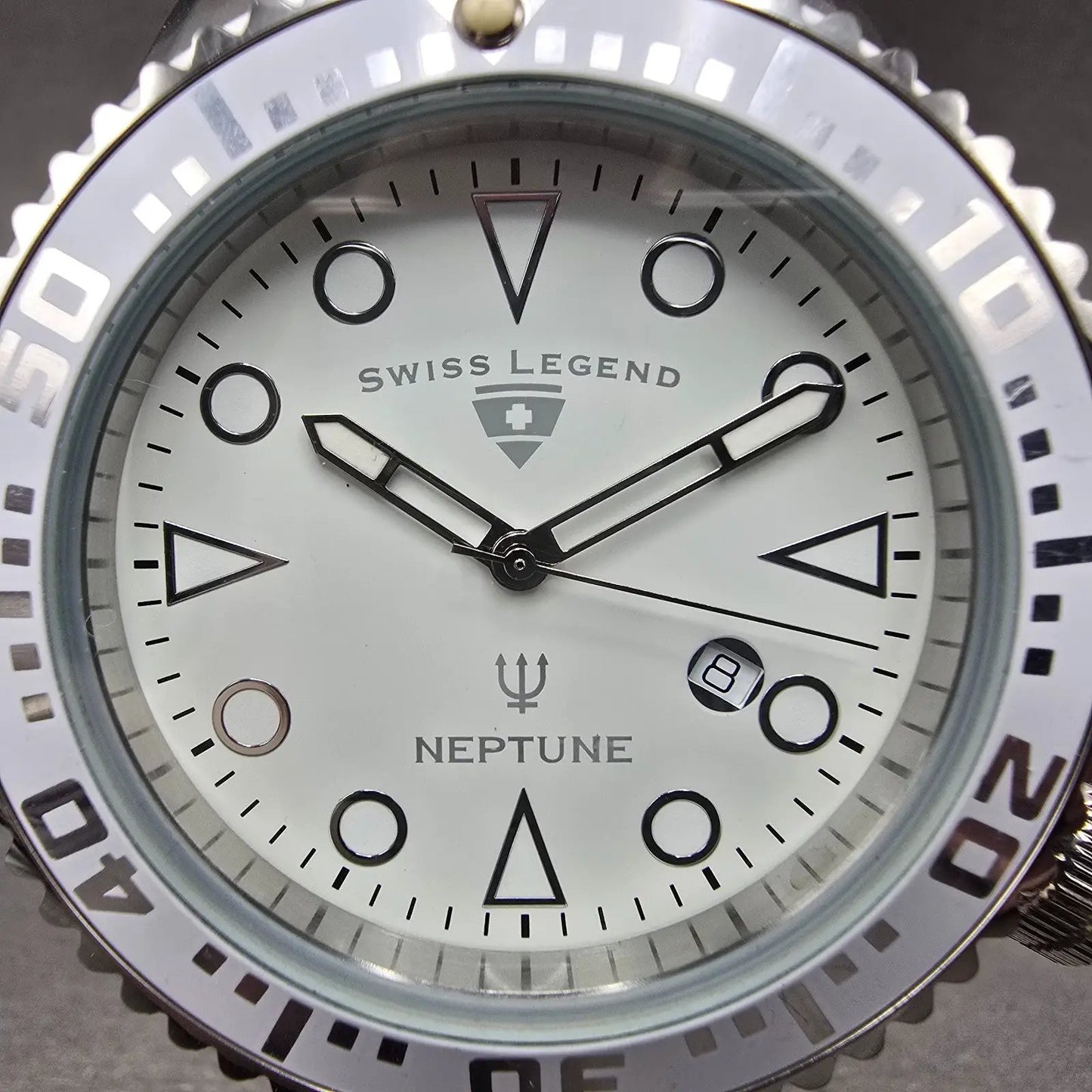 Swiss Legend Neptune Watch Men 52mm White Dial Steel Date Round New Battery1