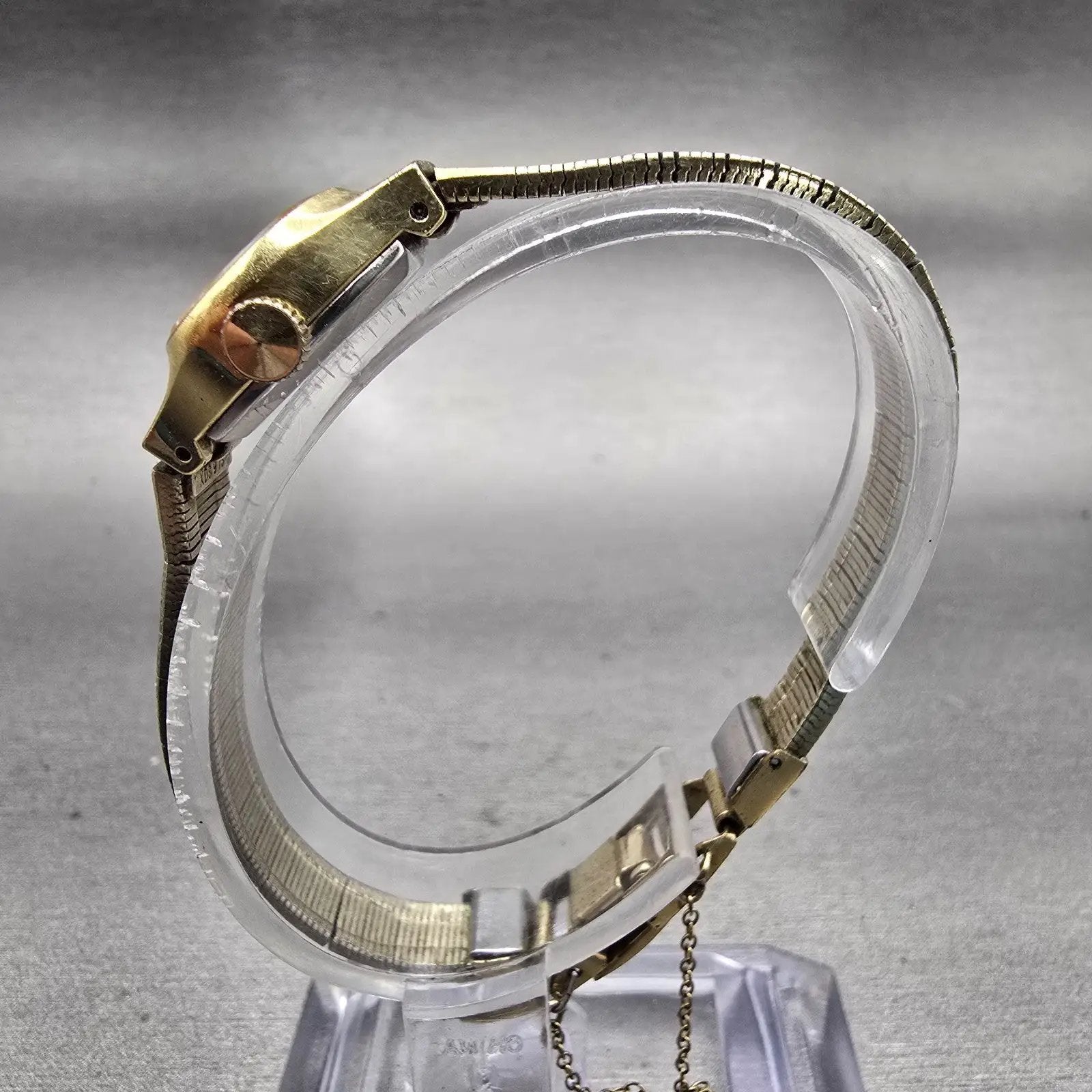 Seiko Watch Women 18mm Gold Dial Gold Tone Oval 17-3440 Manual Wind Runs VTG6