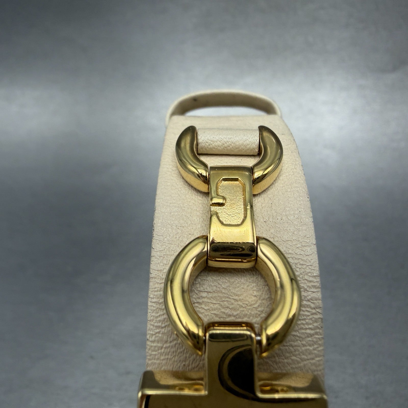 Guess Watch Women 18mm Champagne Dial Gold Tone Rectangle New battery4