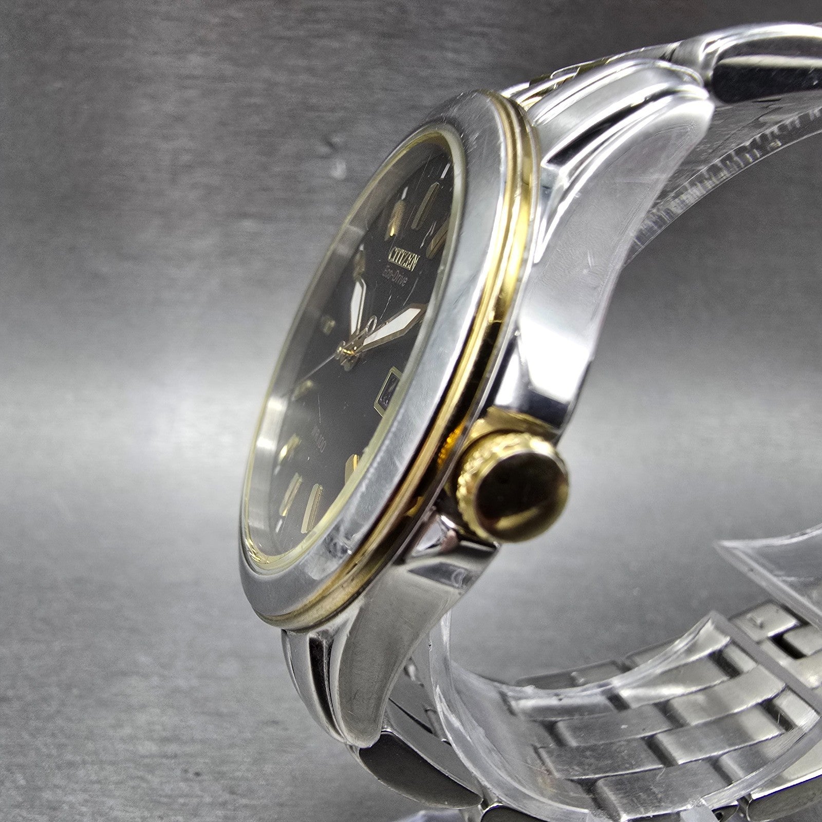 Citizen Eco-Drive Watch Men 40mm Black Dial Two Tone date E111-S064767 Runs2