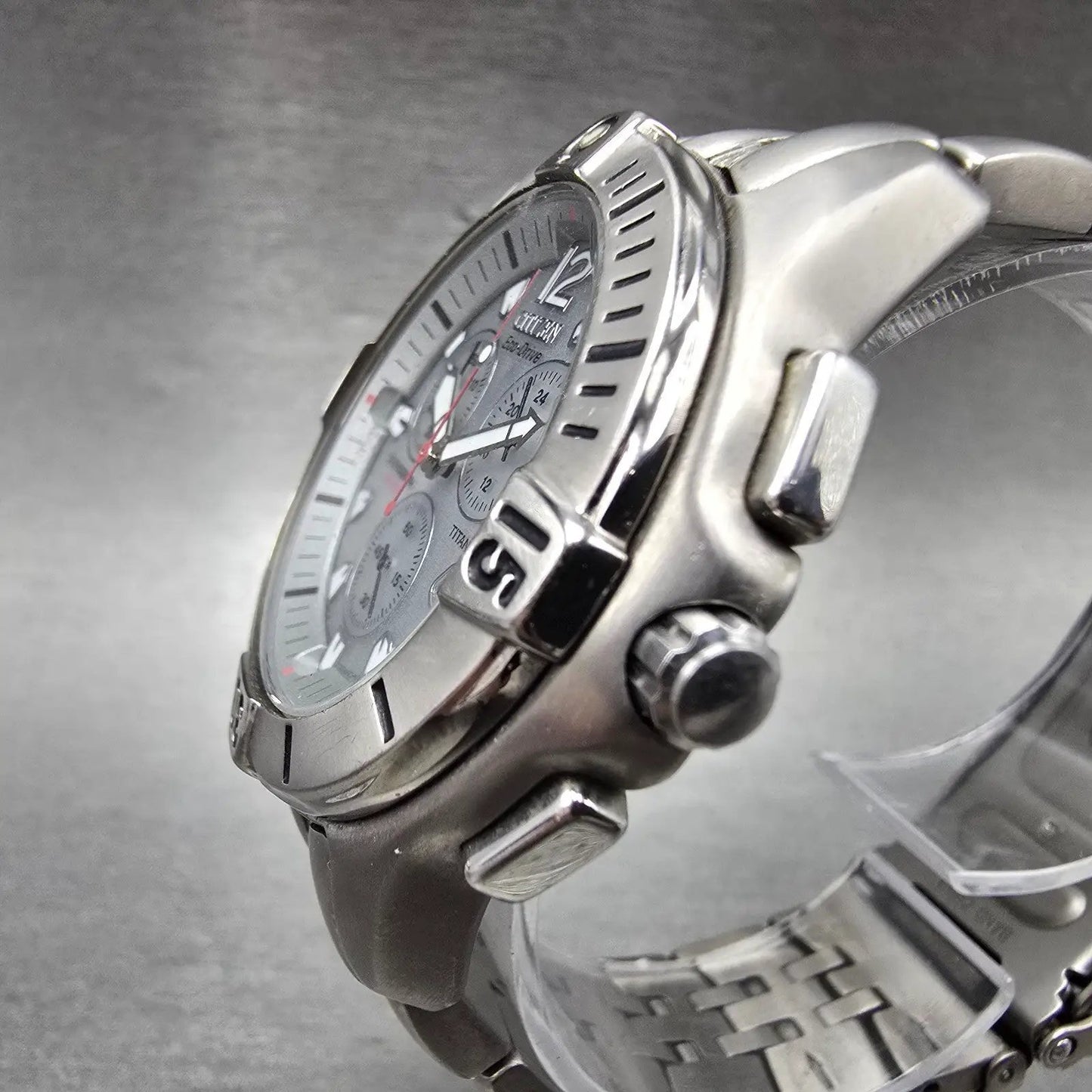 Citizen Eco-Drive Dive Watch Men 41mm Chronograph Silver Dial Titanium Runs2