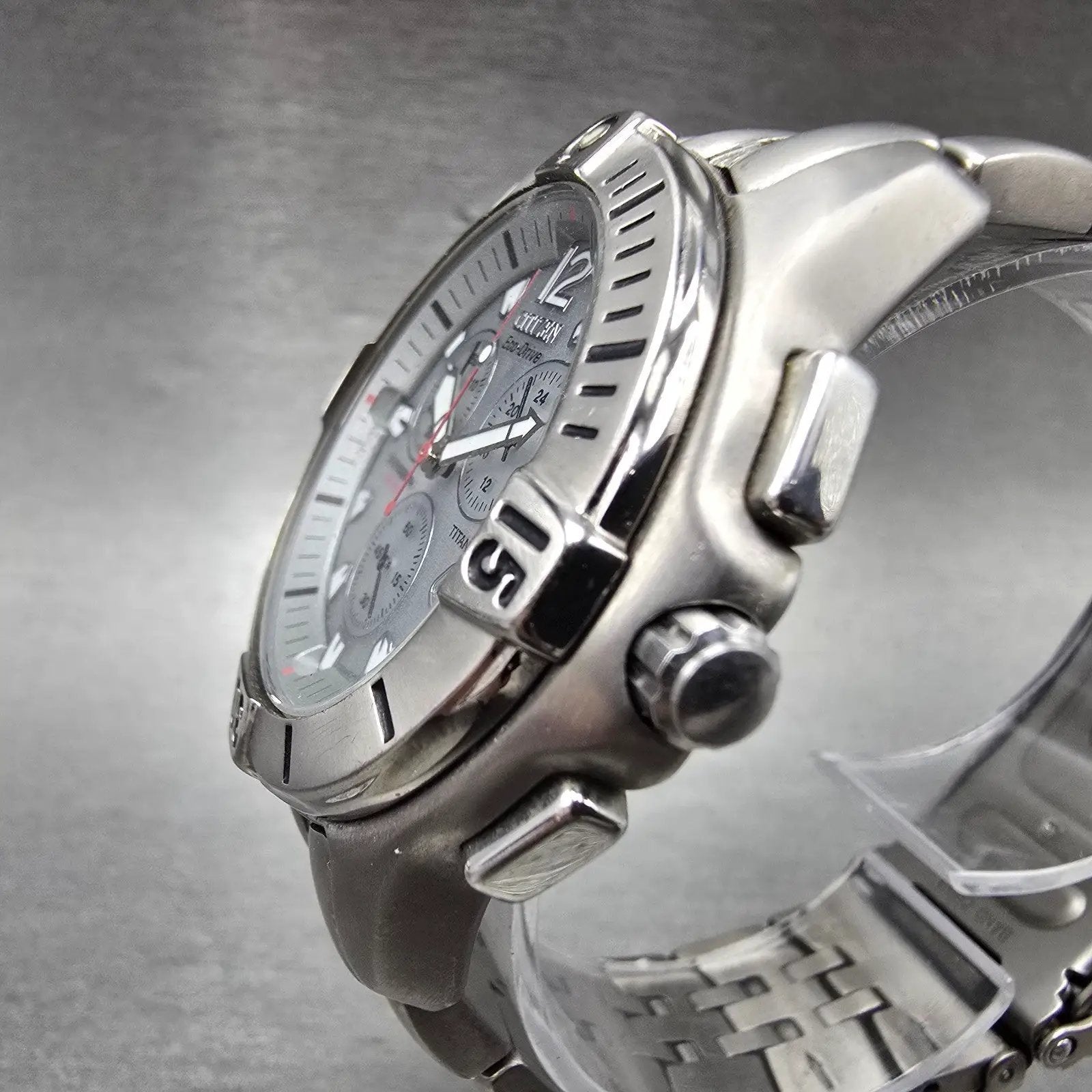 Citizen Eco-Drive Dive Watch Men 41mm Chronograph Silver Dial Titanium Runs2