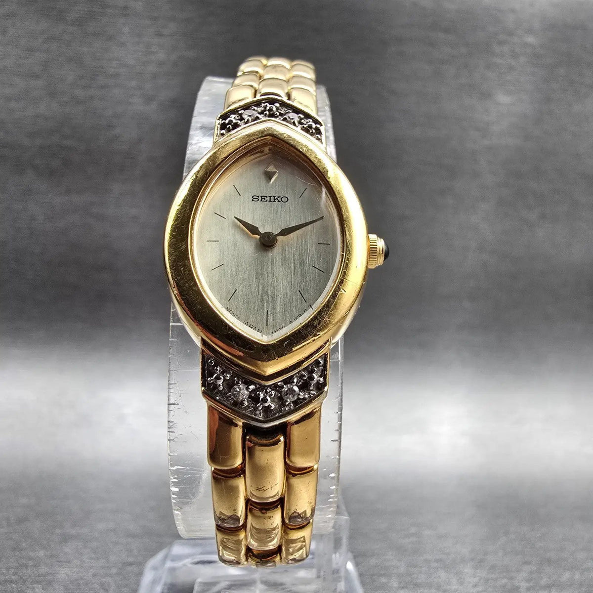 Seiko Watch Women 17mm MOP Dial Gold Diamond Bezel Oval 1N00-6E79 New Battery JP5