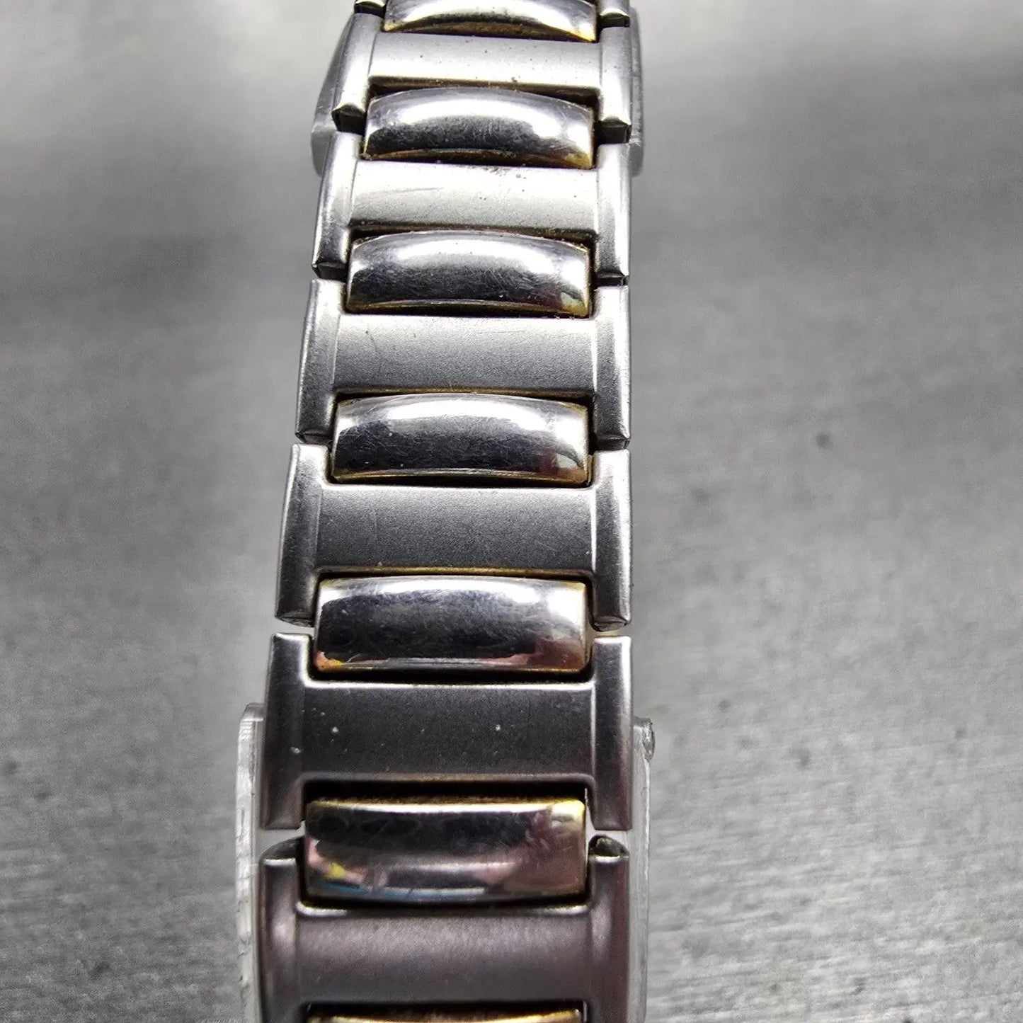 Citizen Nobila Watch Women 17mm Cream Dial Gold Tone 2200-Y53911 New Battery VTG7