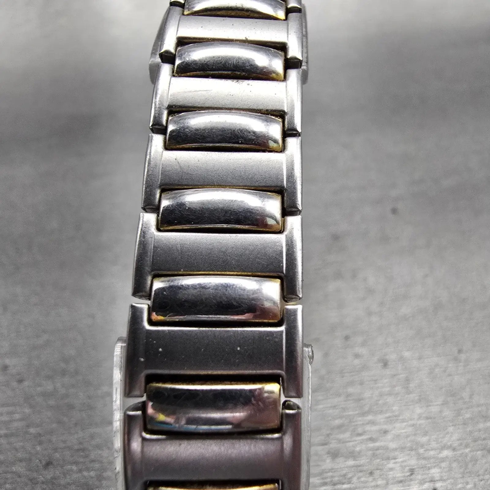 Citizen Nobila Watch Women 17mm Cream Dial Gold Tone 2200-Y53911 New Battery VTG7