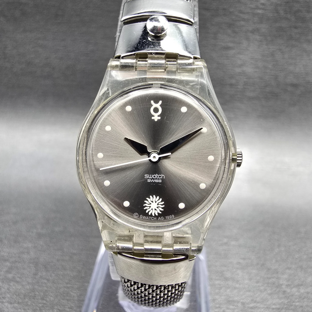 Swatch Fatal Thread Watch Women 25mm Silver Dial Clear Case LK182 New Battery0