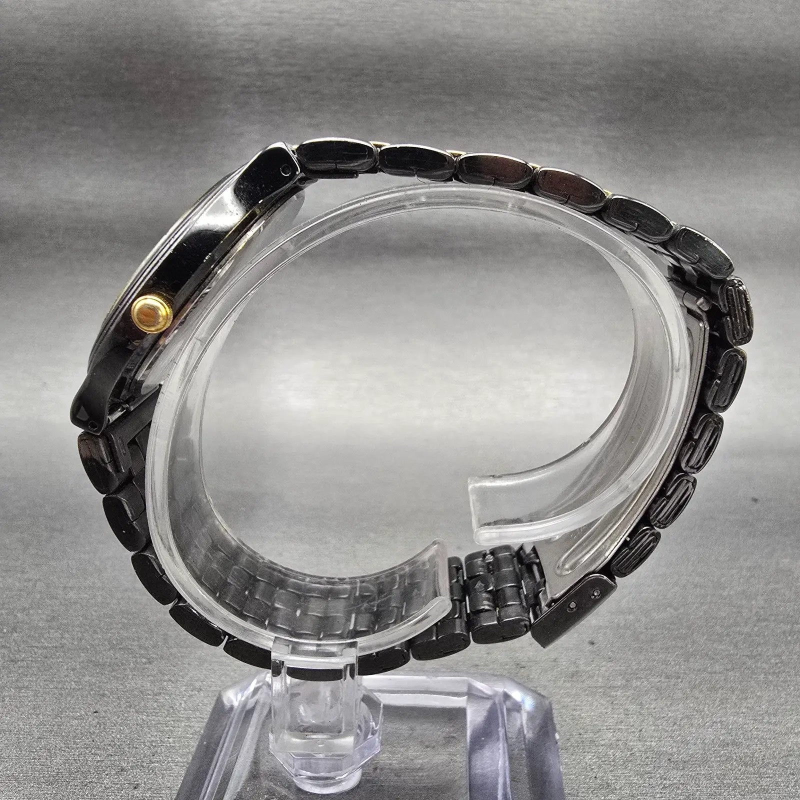 Seiko Watch Men 34mm Black Dial Black &Gold Date Round 7N22-7041 New Battery VTG6