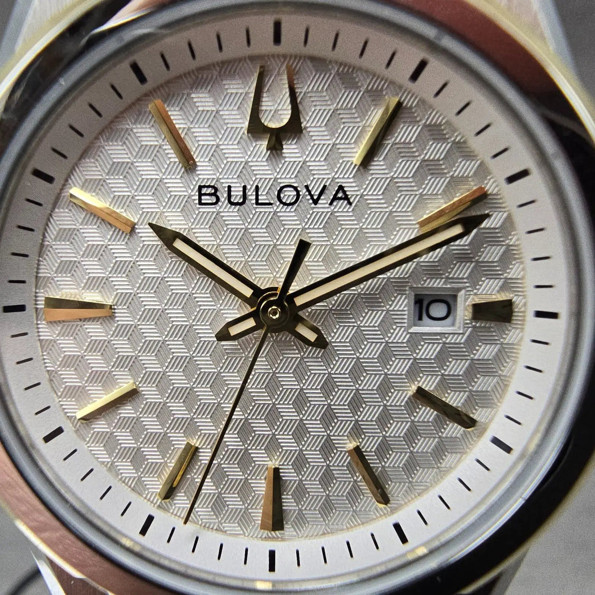 Bulova Watch Women 30mm White Dial Two Tone Date Round 98L323 New Battery 1234