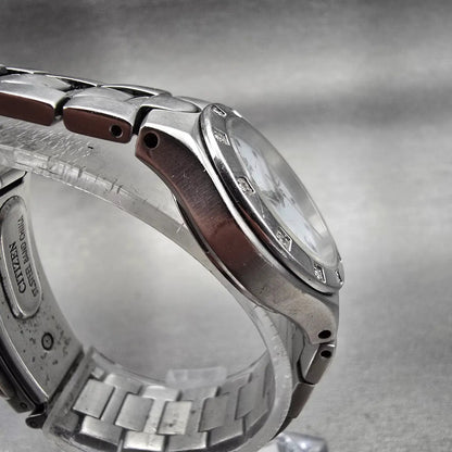 Citizen Eco-Drive Watch Women 25mm White Dial Silver Tone Date E011-S033705 Runs3
