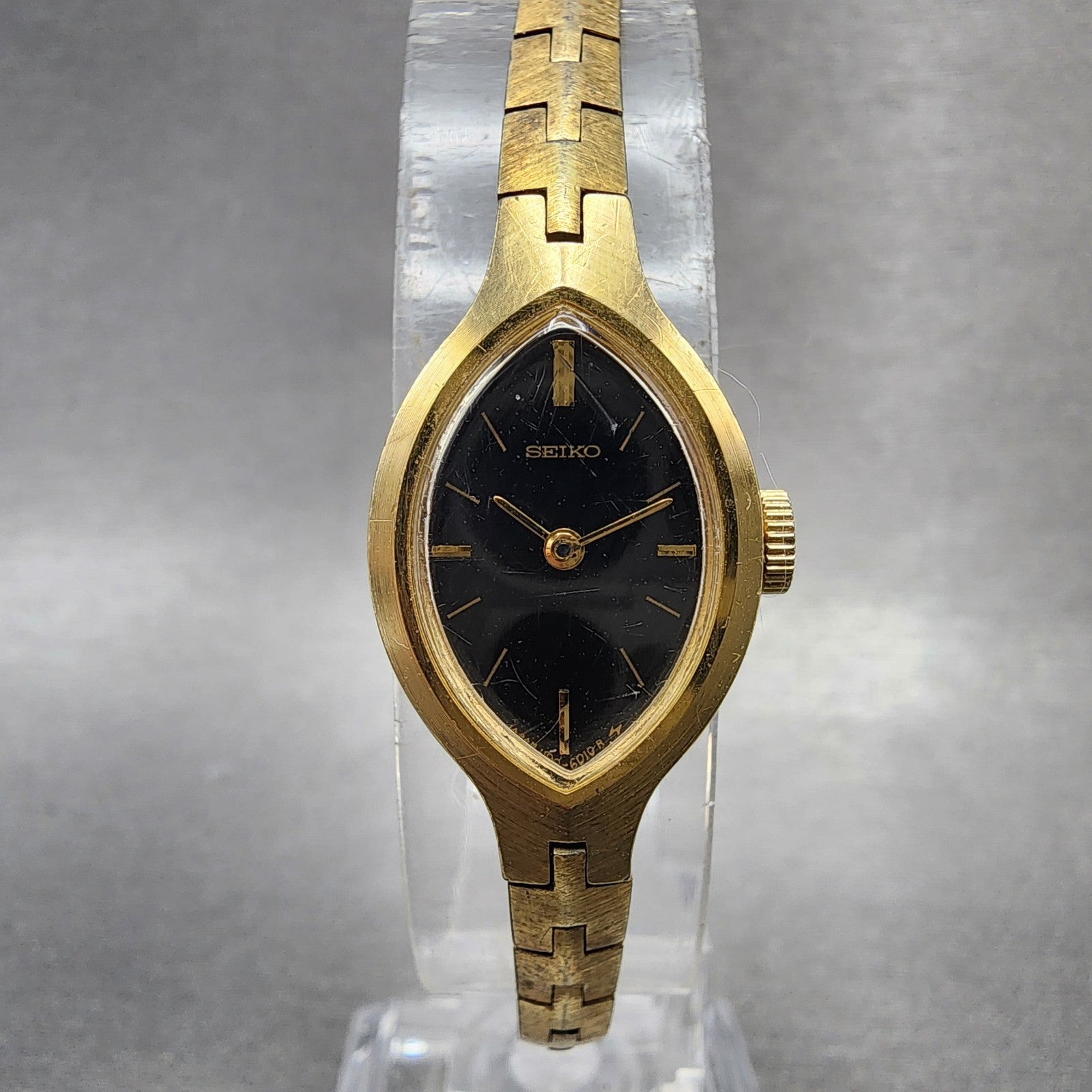Seiko Watch Women 16mm Black Dial Gold Tone Oval Manual 11005569 Runs0