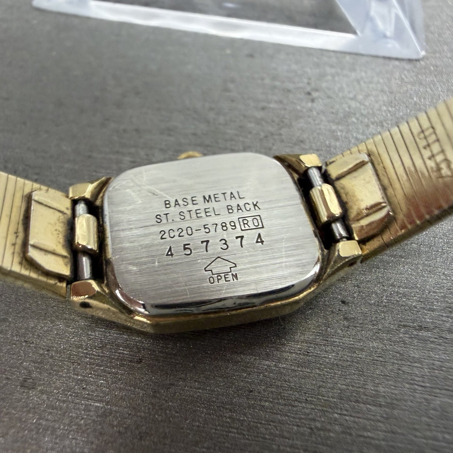 Seiko Watch Women 17mm Champagne Dial Gold Tone Rectangle 2C205789 New Battery9