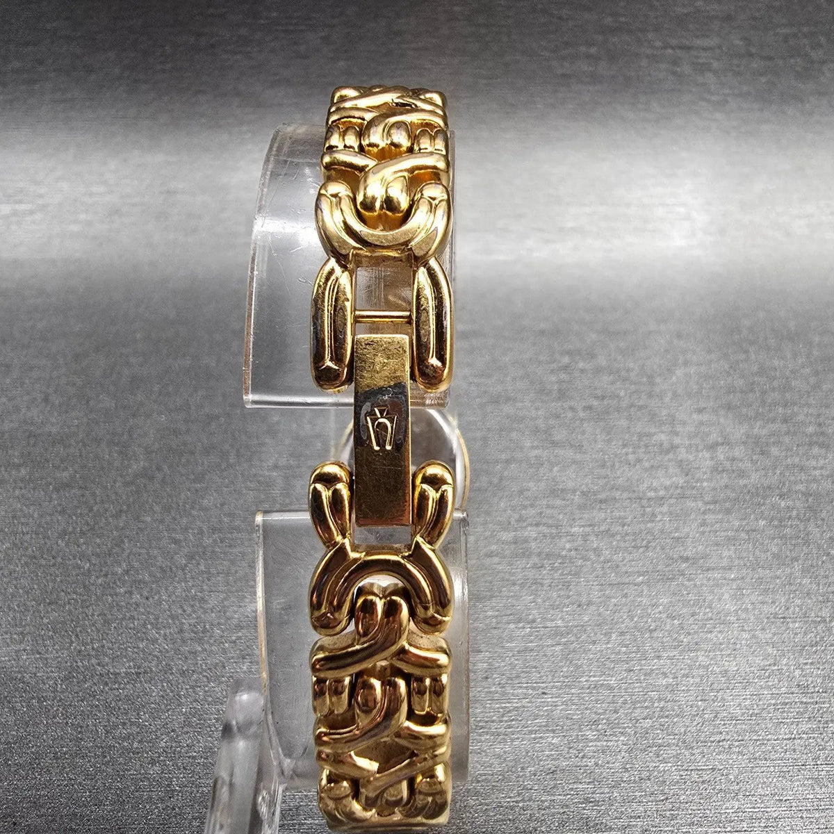 Bulova Watch Women 16mm MOP Dial Gold Tone Crystal Bezel Oval 98R51 New Battery7