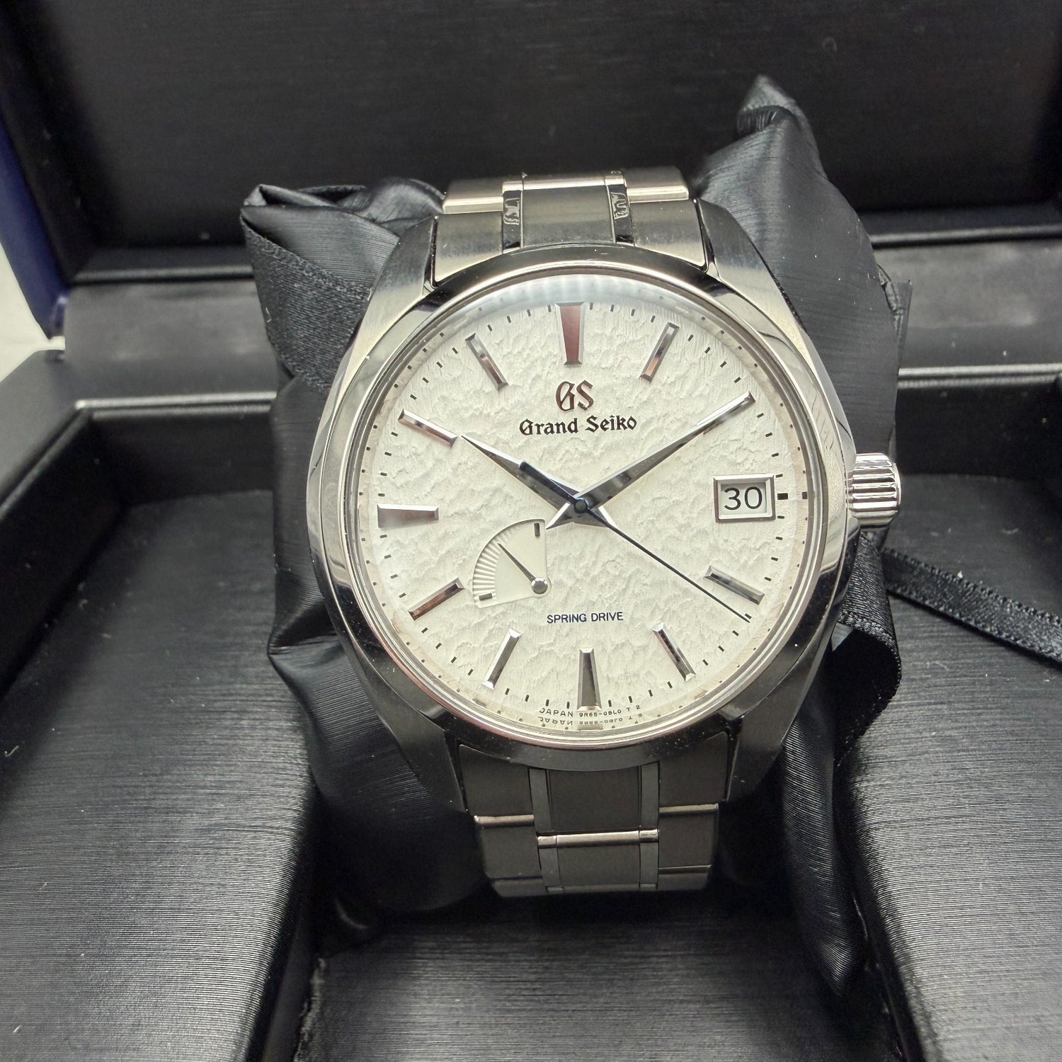 Grand Seiko Snowflake Watch Men 41mm White Dial Titanium Spring Drive SBGA2110