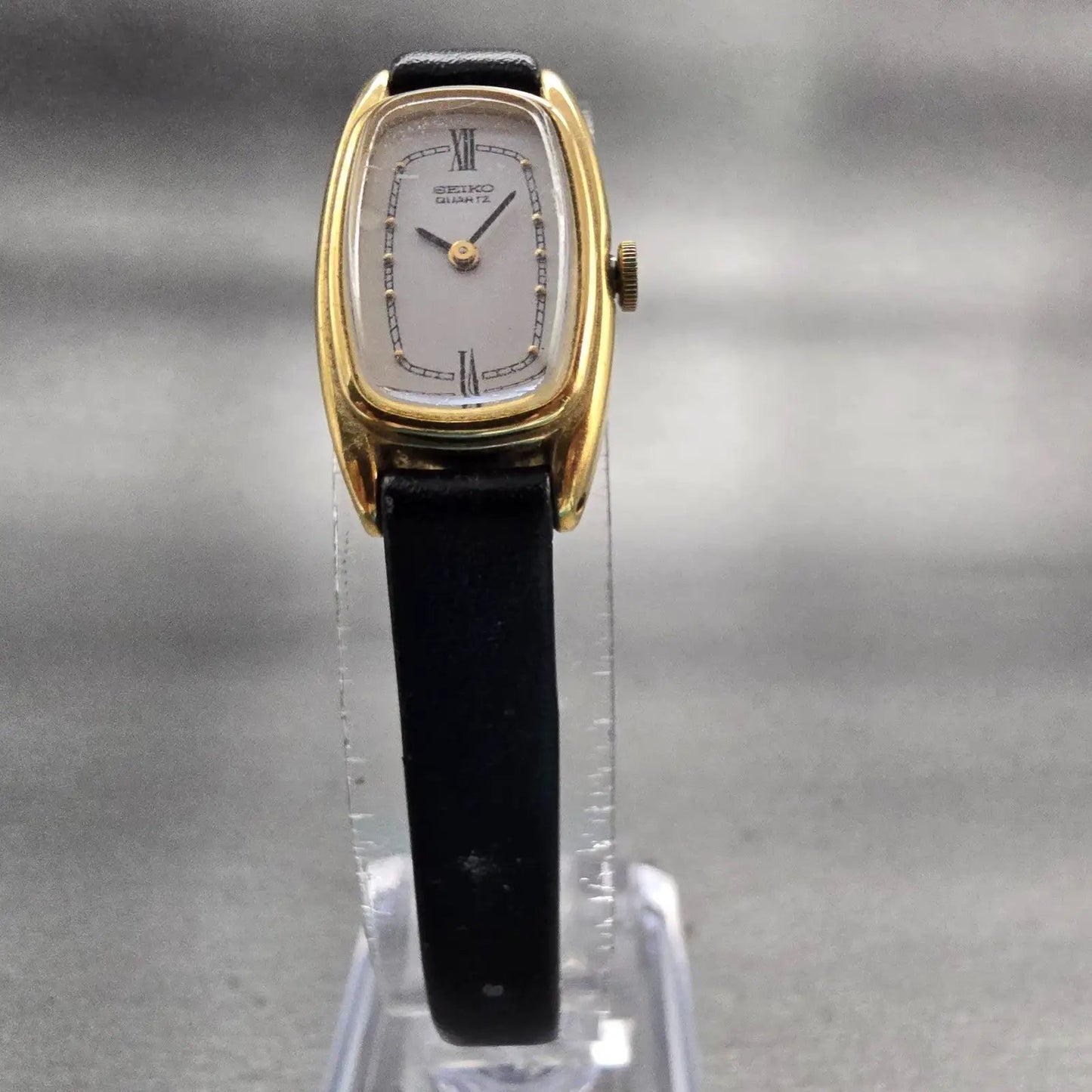 Seiko Watch Women 15mm White Dial Gold Tone Oval 1320-5769 New Battery Vintage5