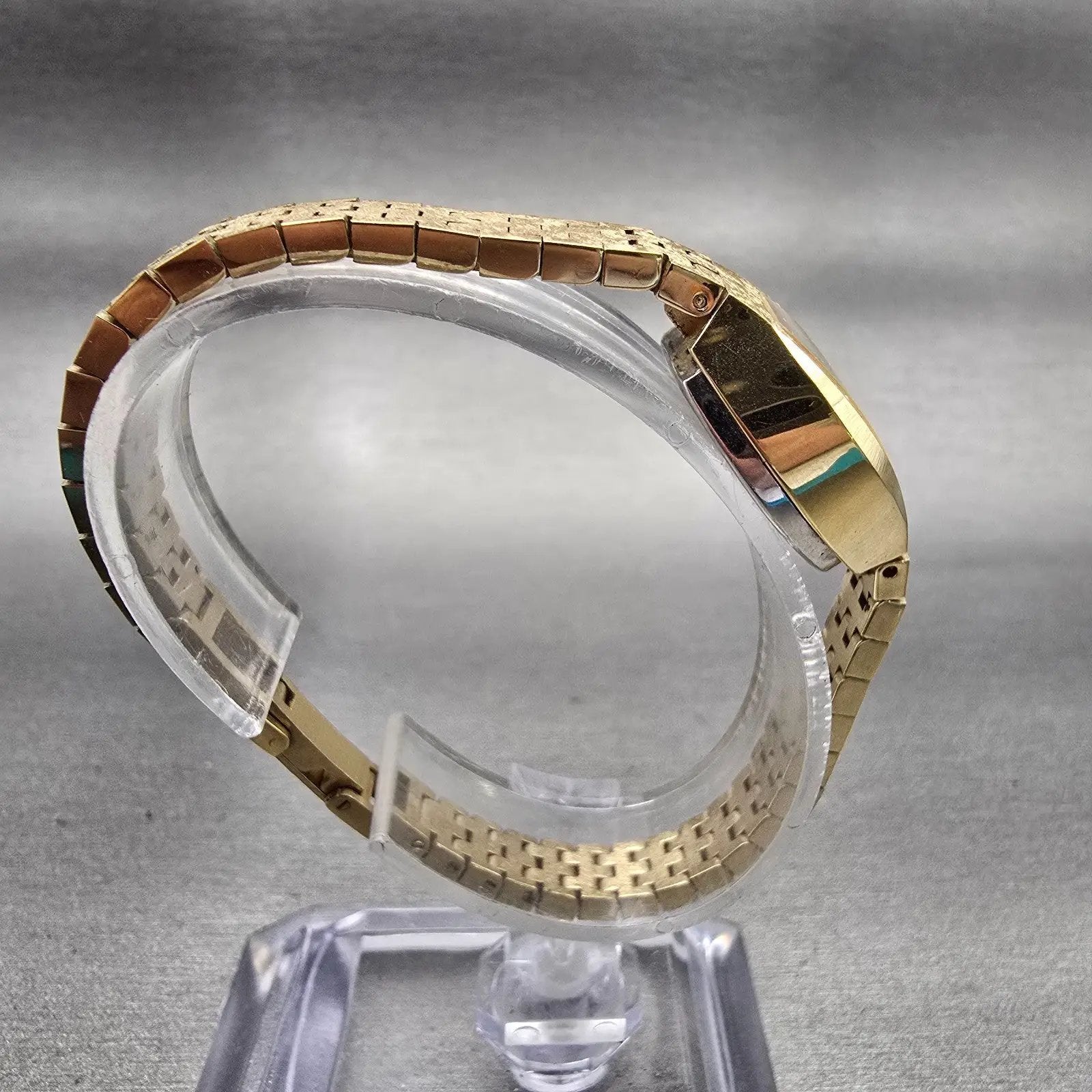 Citizen Watch Women 18mm Gold Dial Gold Tone Oval 4-152921 Manual Wind Works VTG8