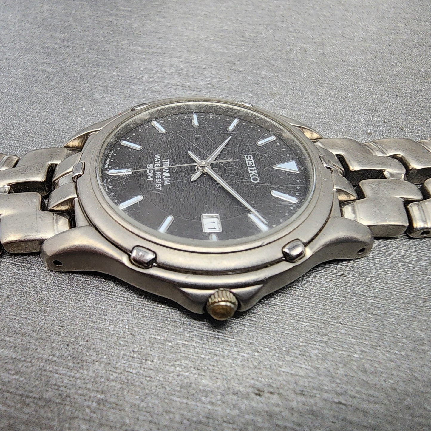 Seiko Titanium Watch Men 35mm Black Dial Gray Tone Date 7n320069 BROKEN BAND2