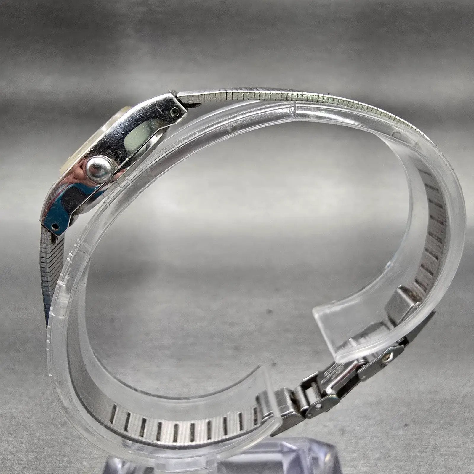 Seiko Watch Women 16mm Silver Dial Silver Tone Oval 5420-0029 New Battery VTG6