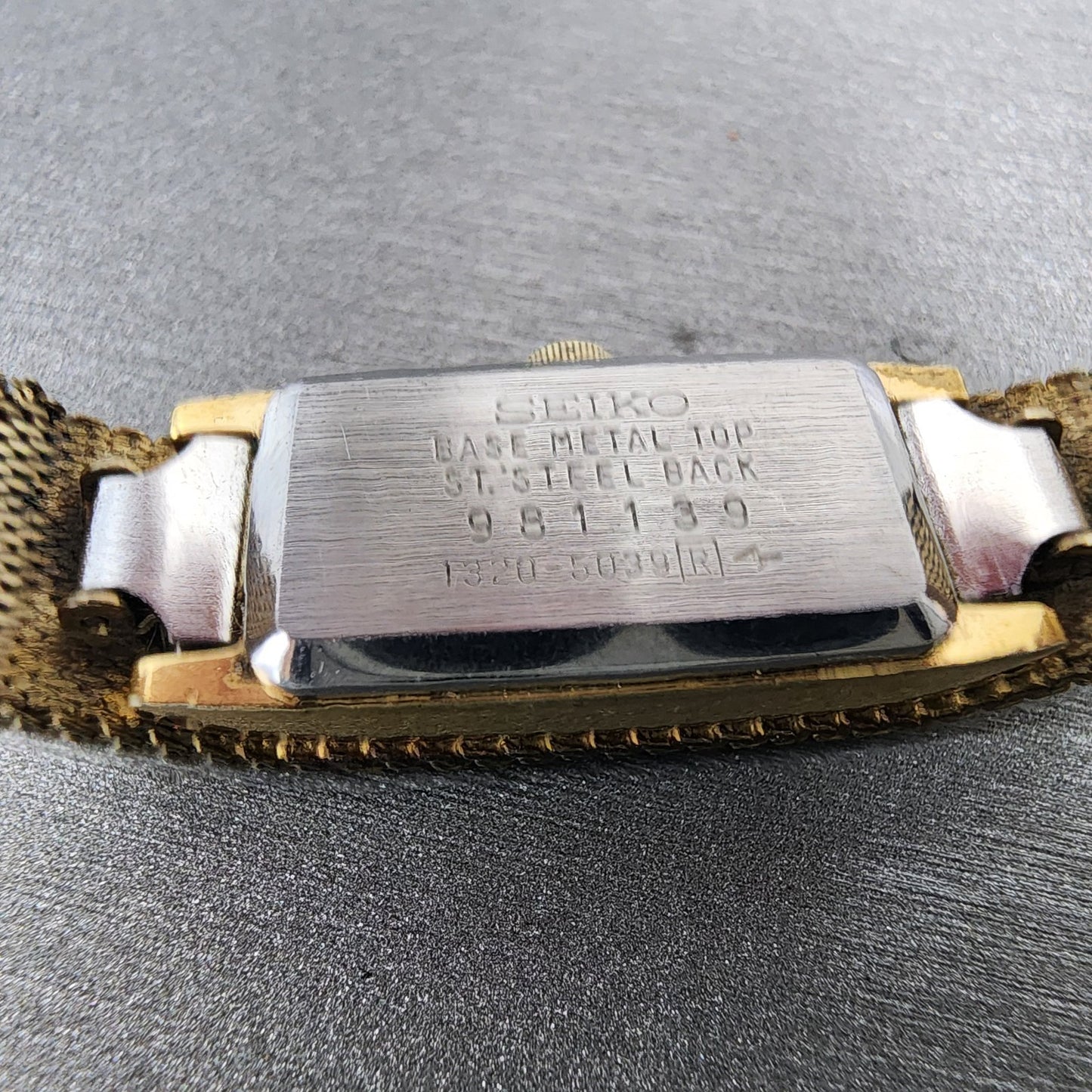 Seiko Tank Watch Women 12mm Champagne Dial Gold Tone 13205039 New Battery9