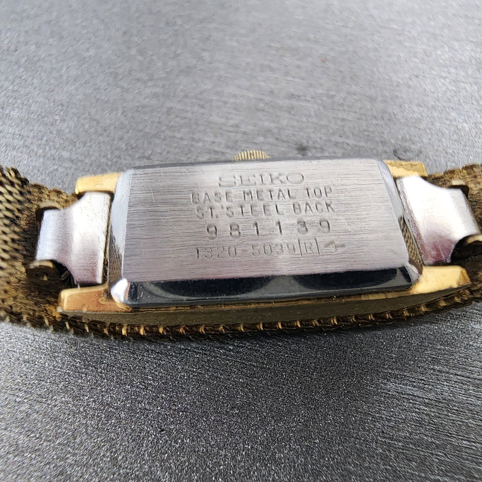 Seiko Tank Watch Women 12mm Champagne Dial Gold Tone 13205039 New Battery9