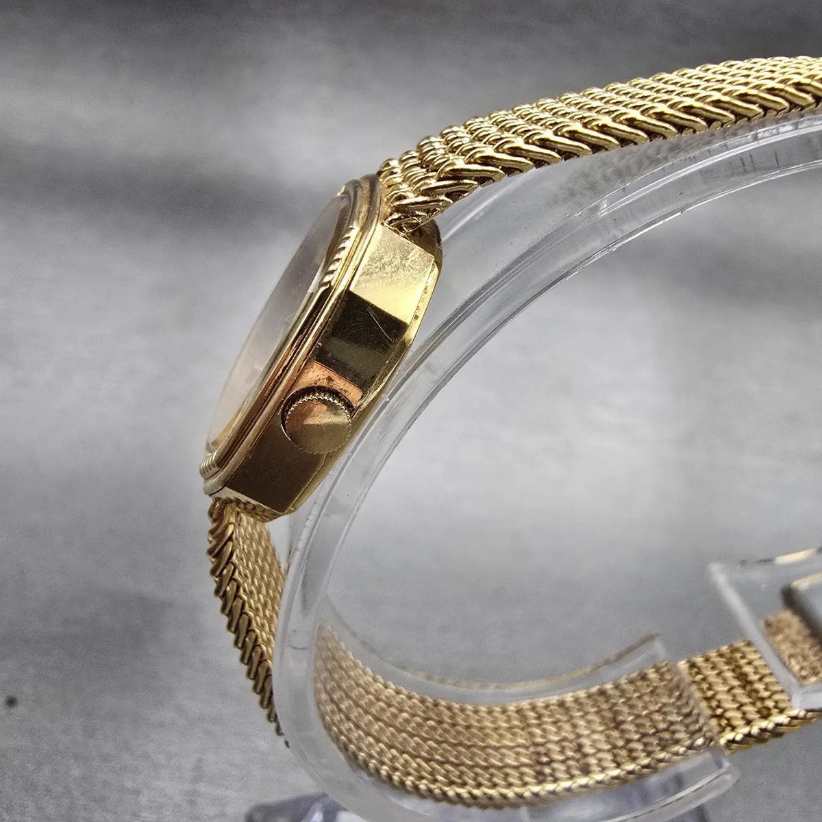 Seiko Watch Women 21mm Gold Dial Gold Tone Oval 2320-5200 New Battery Vintage2