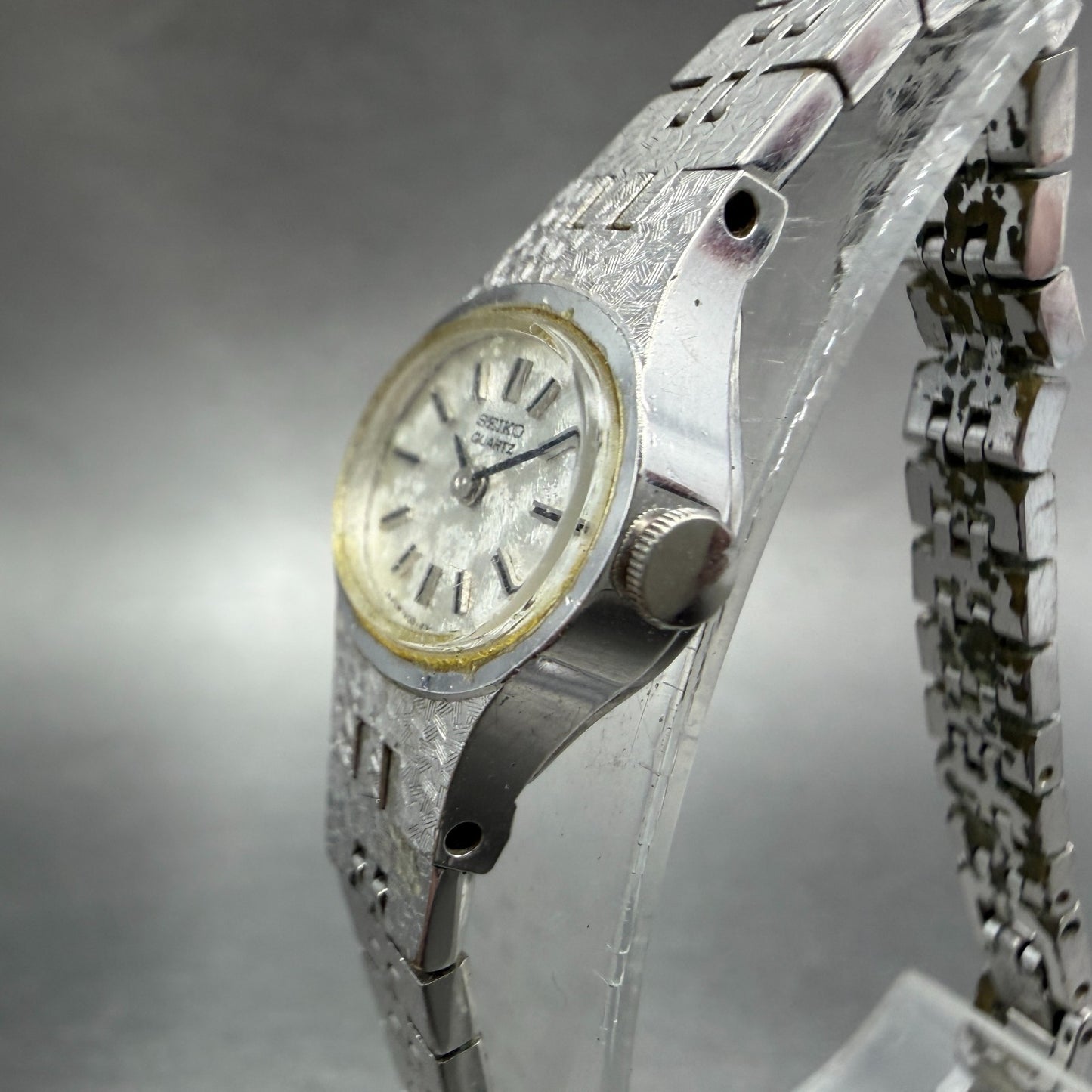 Seiko Watch Women 17mm Silver Dial Silver Tone Oval 1400-7389 New Battery VTG G52