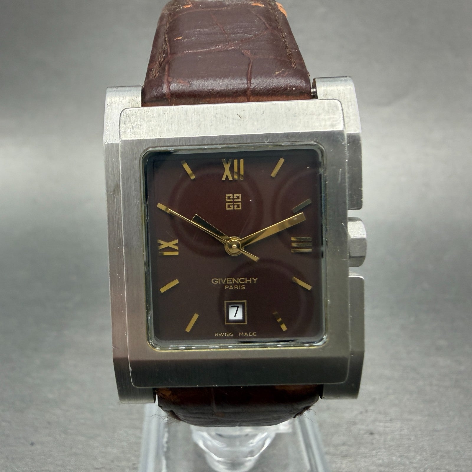 Givenchy Tank Watch Men 26mm Red Dial Silver Tone Rectangle Date New Battery0