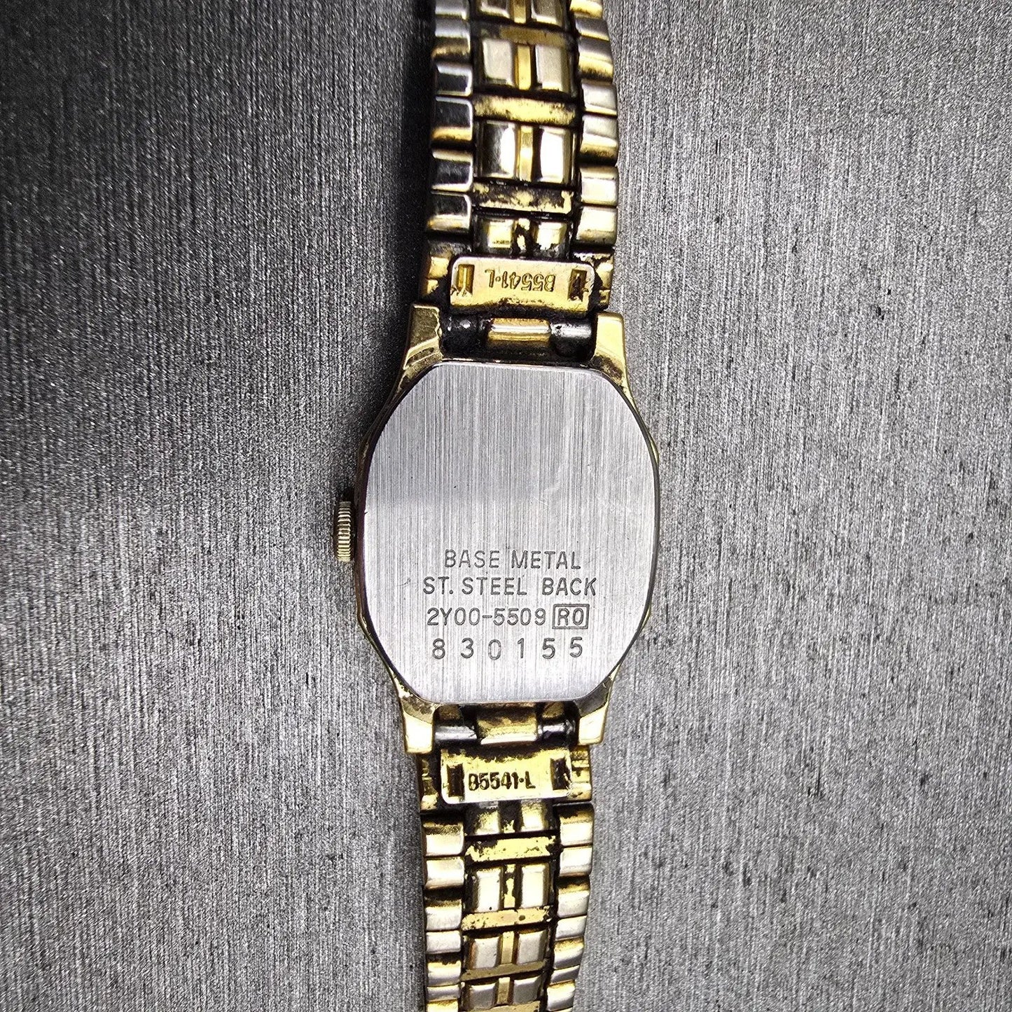Seiko Watch Women 17mm White Dial Gold Tone Oval 2Y00-5509 New Battery Vintage10