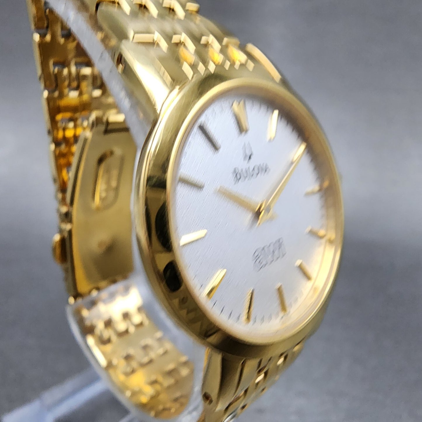 Bulova Watch Women 27mm Silver Dial Gold Tone Round 97L116 New Battery3