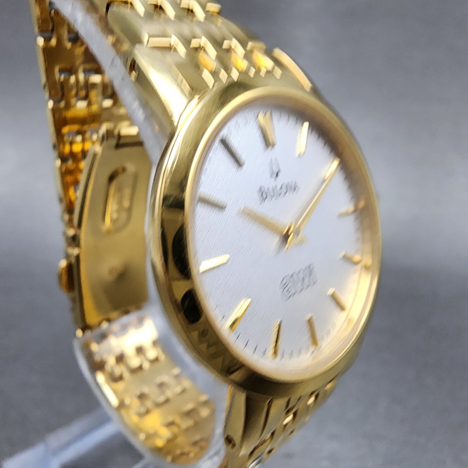 Bulova Watch Women 27mm Silver Dial Gold Tone Round 97L116 New Battery3