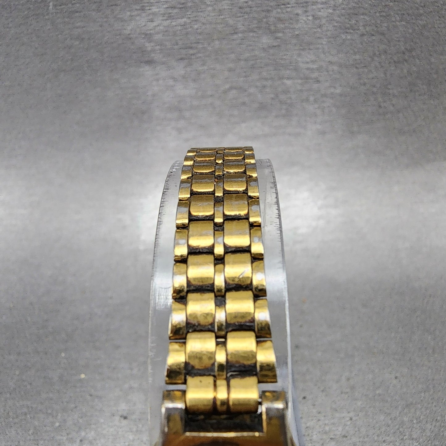 Seiko Watch Women 18mm White Dial Gold Tone Oval V4015109 New Battery VTG4