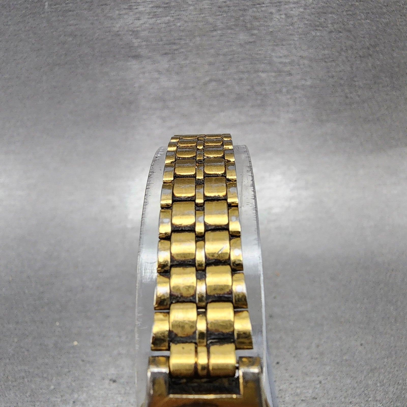 Seiko Watch Women 18mm White Dial Gold Tone Oval V4015109 New Battery VTG4