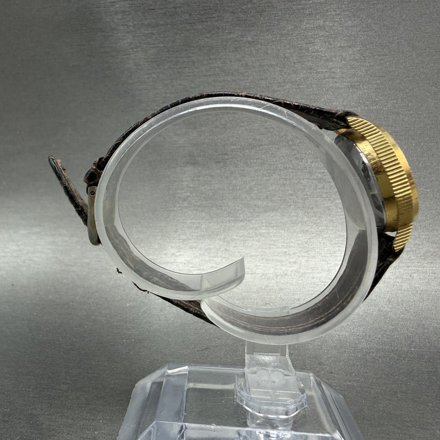 Lucien Piccard Liberty Coin Watch Women 24mm Gold Dial Gold Tone Manual Wind Run8