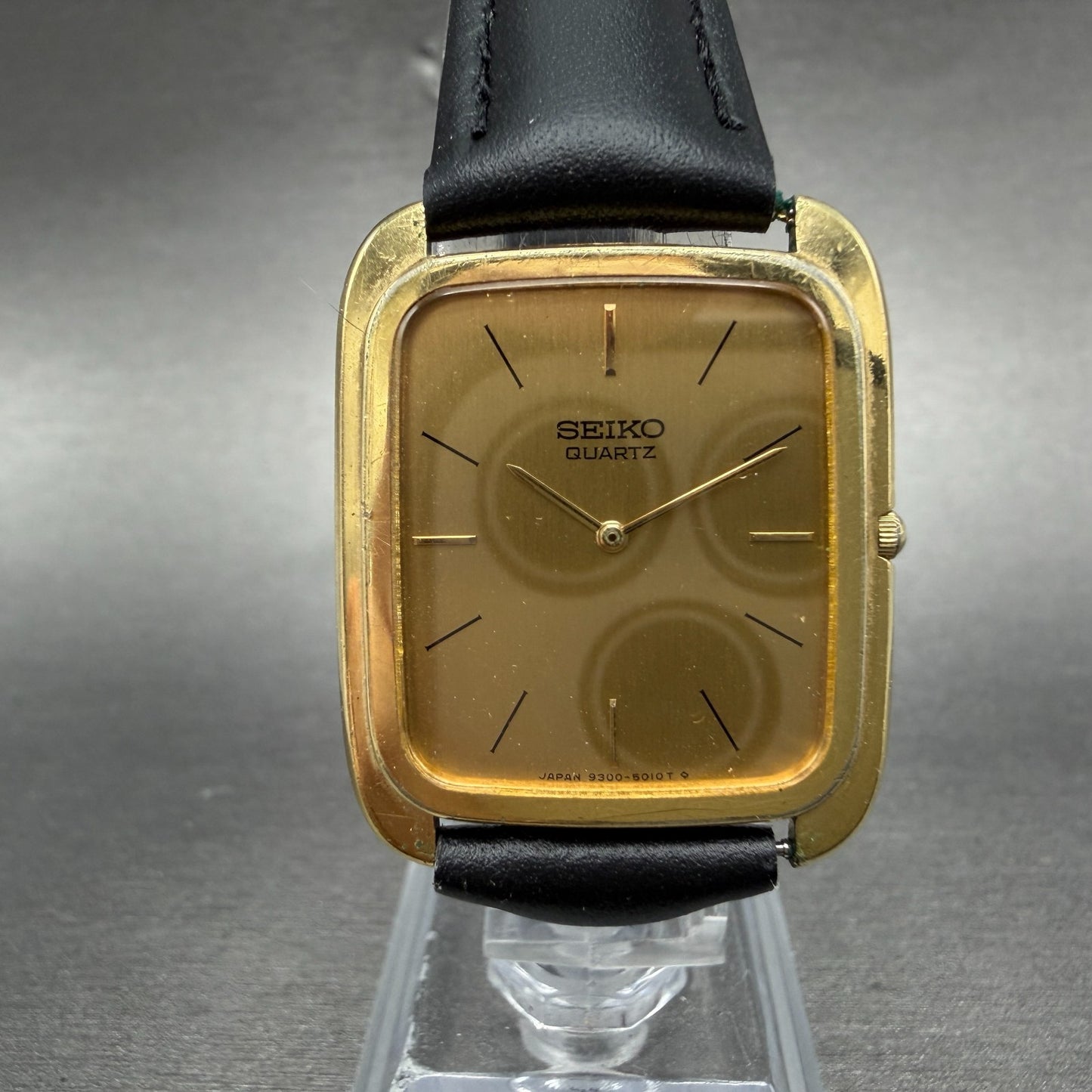 Seiko Tank Watch Men 27mm Champagne Dial Gold Tone Vinatge 9300-5009 New Battery0