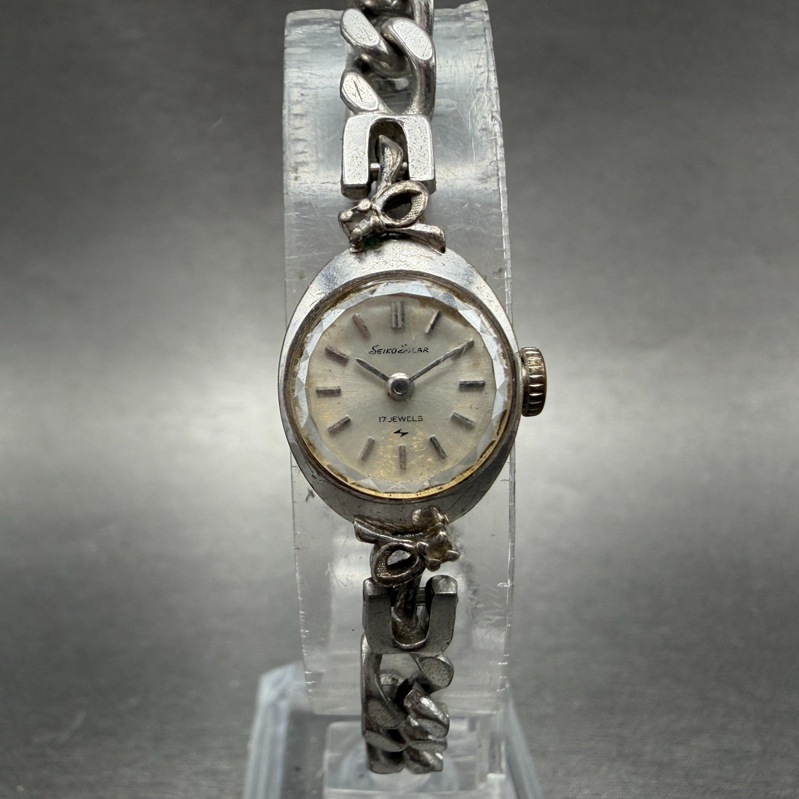 Seiko Solar Watch Women 15mm Silver Dial Silver Tone Round Manual 10-0660 Runs0
