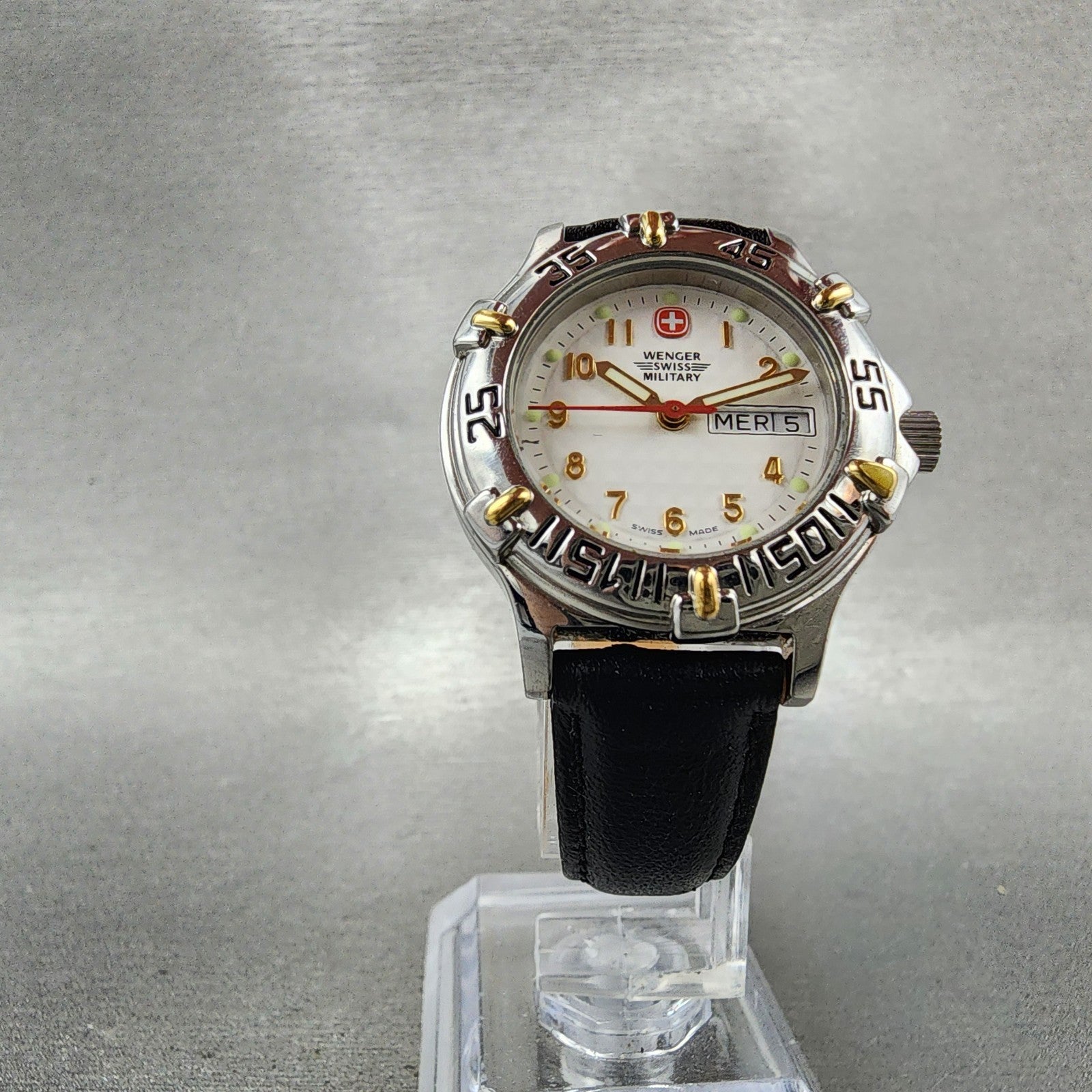 Wenger Swiss Military Watch Women 29mm White Dial Silver Tone Daydate New Batt5
