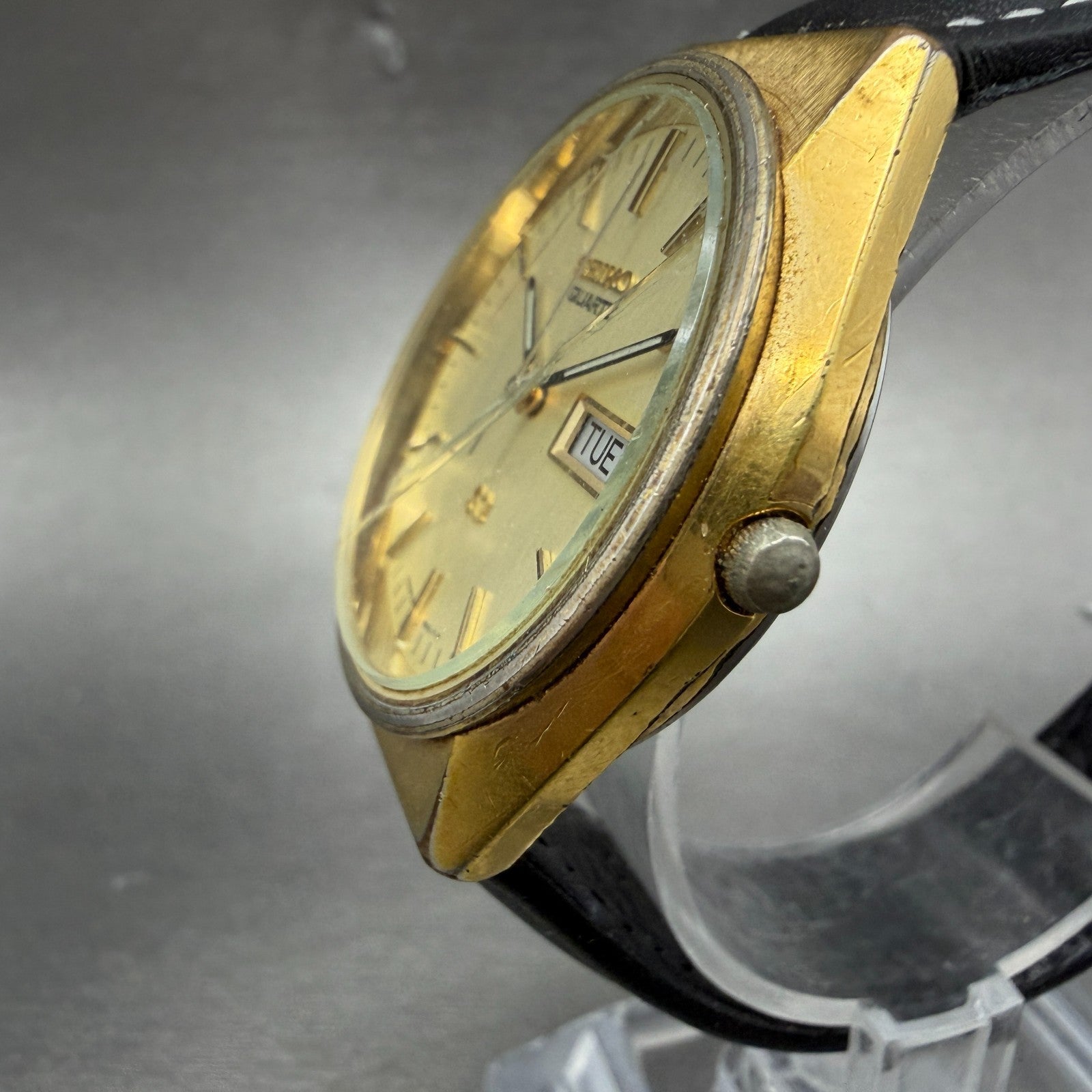 Seiko SQ Watch Men 34mm Champagne Dial Gold Tone Daydate 8223-8009 New Battery J2
