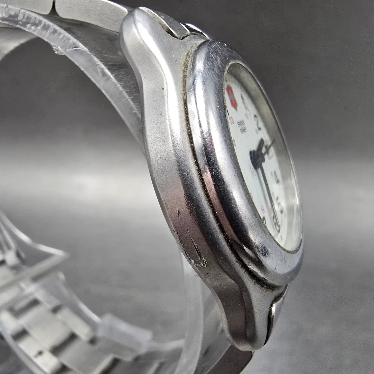 Victorinox Swiss Army Watch Women 29mm White Dial Date Round Bracelet PARTS VTG4