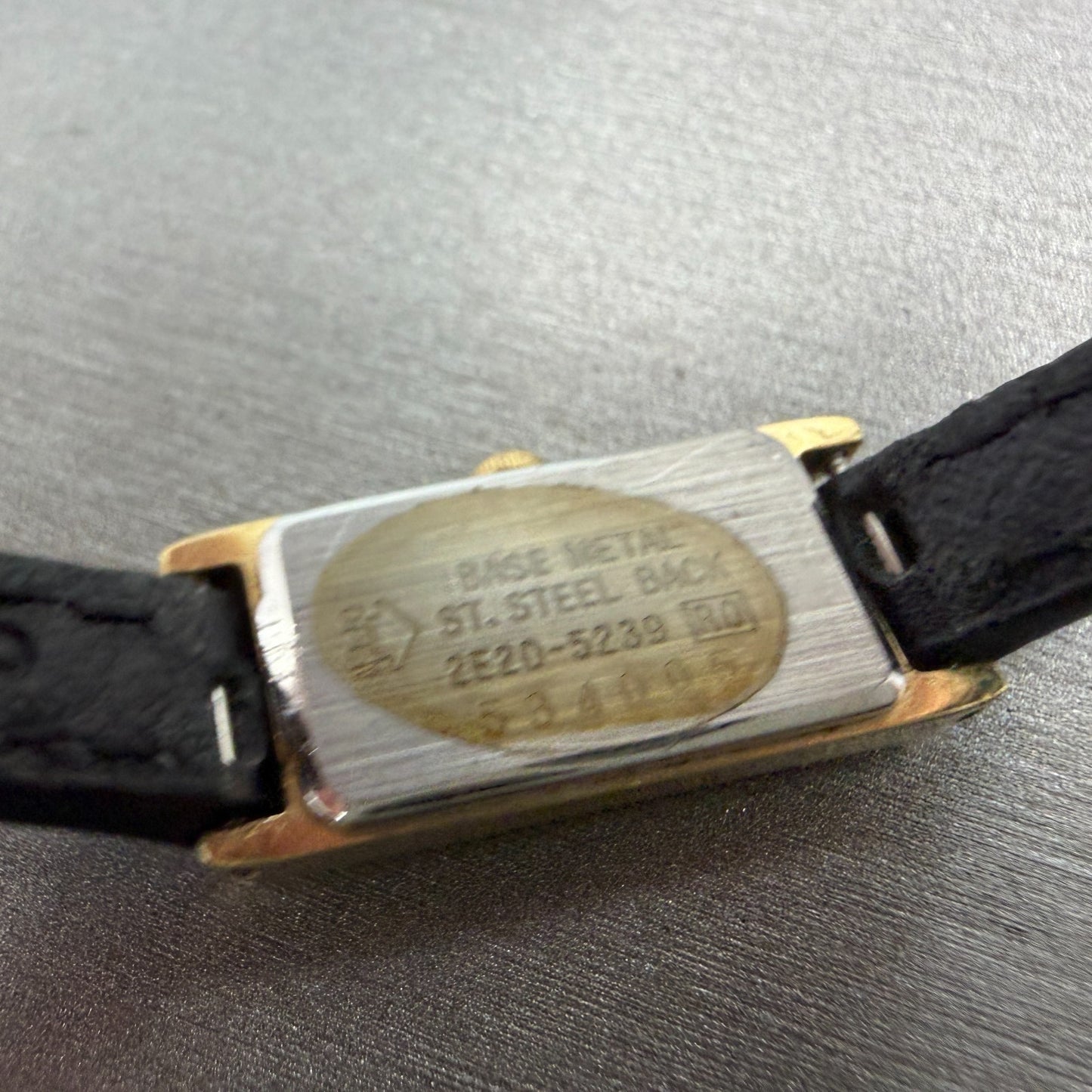 Seiko Tank Watch Women 12mm Champagne Dial Gold Tone 2E20-5239 New Battery NJHD9