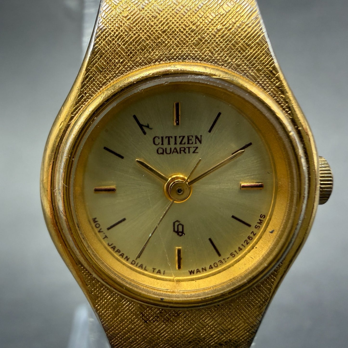 Citizen CQ Watch Women 19mm Champagne Dial Gold Tone Round 4031-S02295 New Batt1